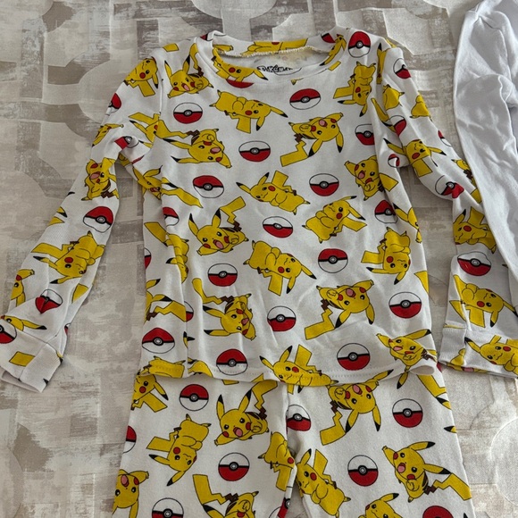 Pokemon Pajama Set - Picture 2 of 7
